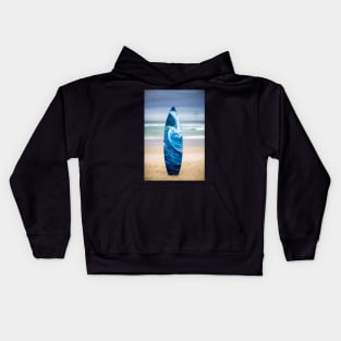 Great big wave painted on recycled surfboard on the beach Kids Hoodie